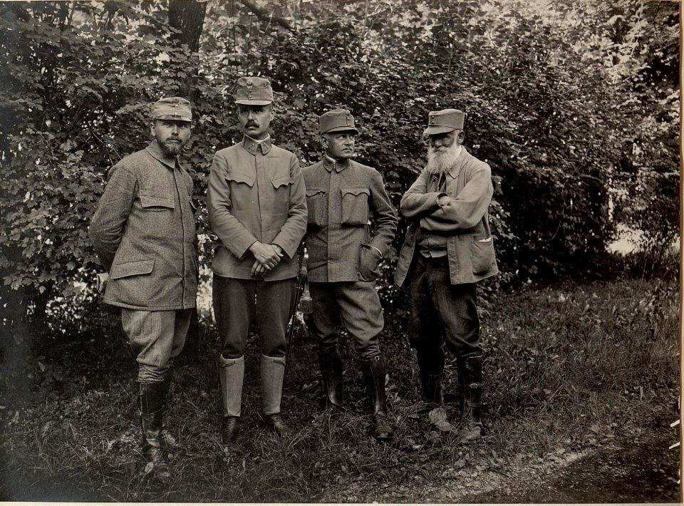 Kreigsmalergruppe. Aufgenommen am 13. August 1916. (BildID 15479347)