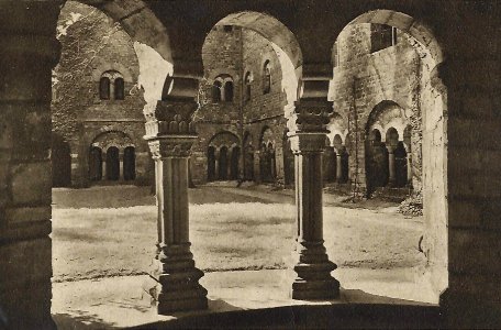 Kreuzgang im Kloster Unserer Lieben Frauen