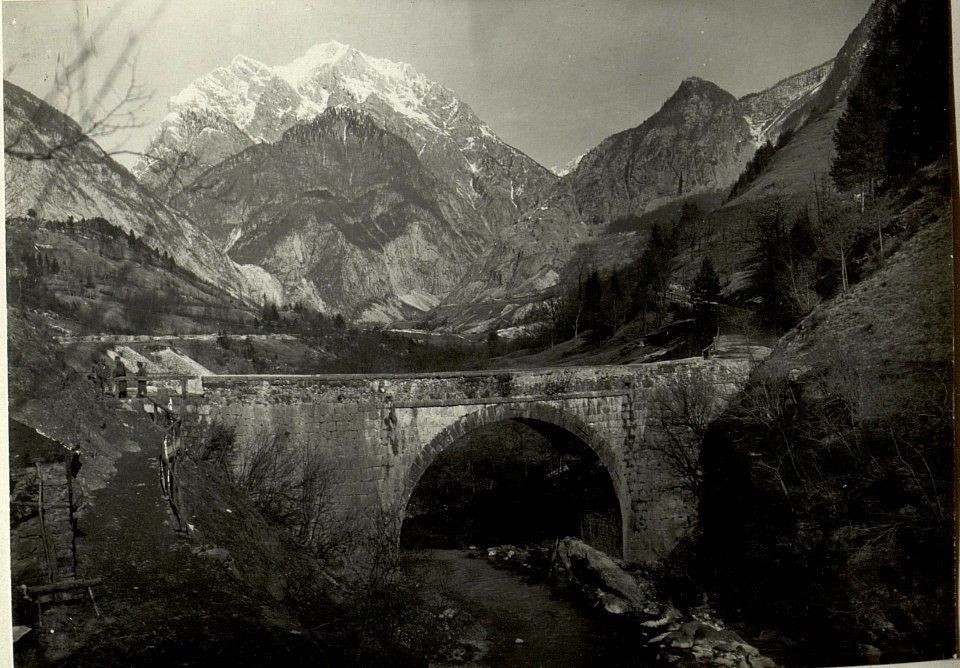 Krnica und Fort Hermann. Vordergrund Koritnicabrücke (BildID 15468480)