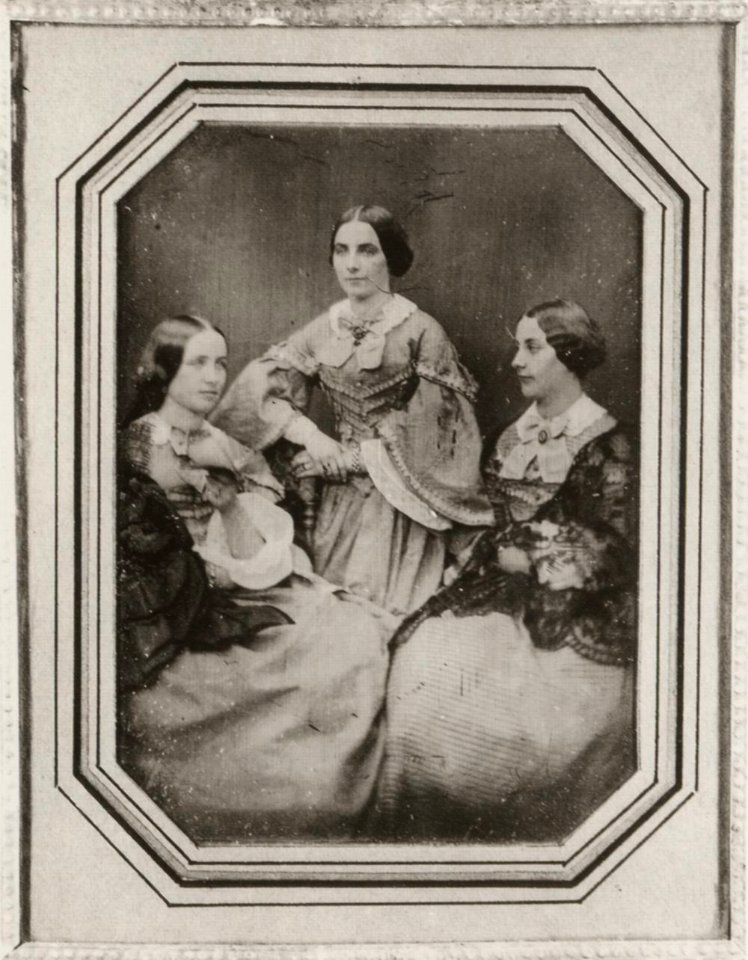 Krone, Hermann - Gruppenbild unbekannter Frauen, Dresden (Zeno Fotografie)