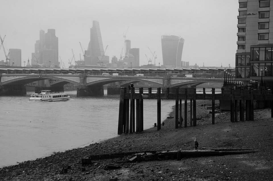 Thames london monochrome