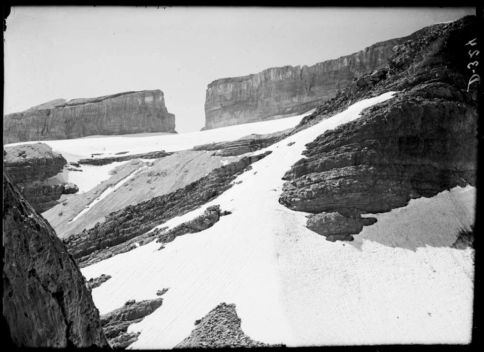 La bretxa Roland des d'un vessant nevat