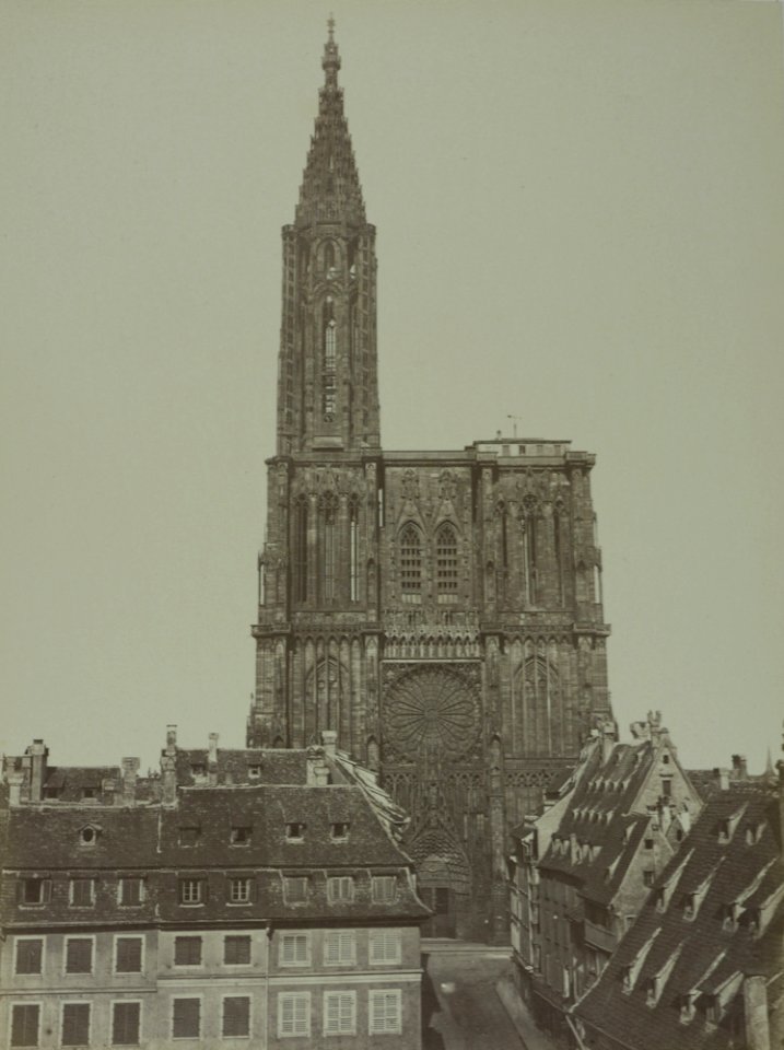 La cathédrale de Strasbourg, 1874. Vue du massif occidental