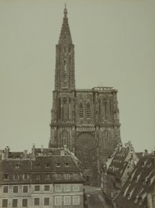 La cathédrale de Strasbourg, 1874. Vue du massif occidental
