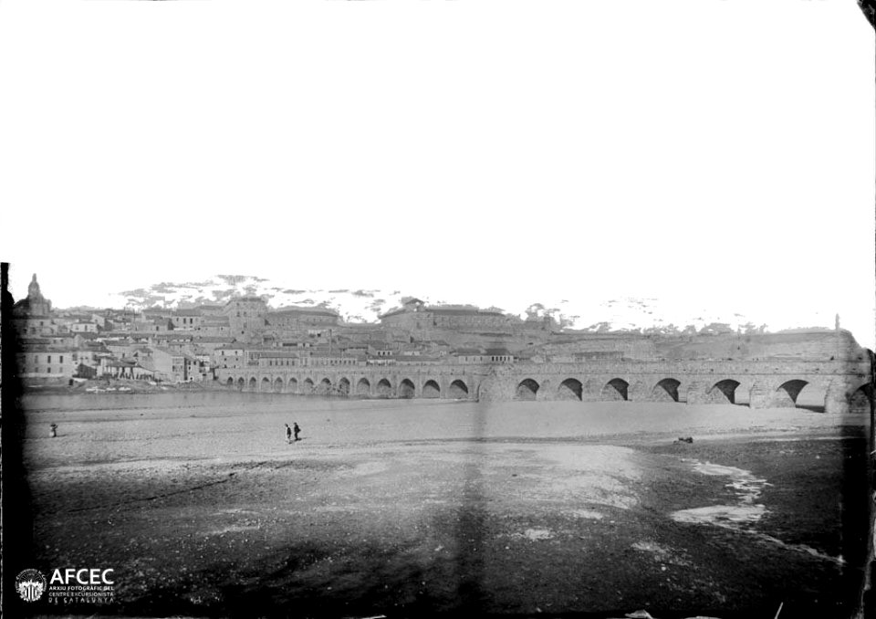 La ciutat de Salamanca amb el pont romà sobre el riu Tormes