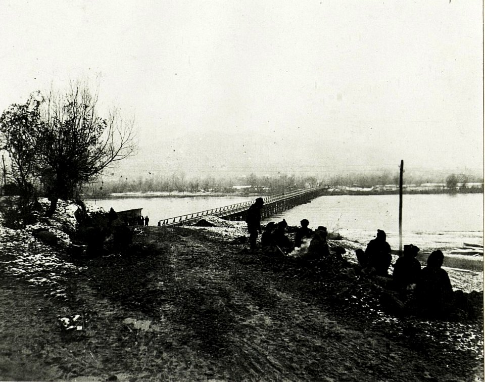 Kriegsbrücke über die Drina bei Kozluk. (BildID 15593870)