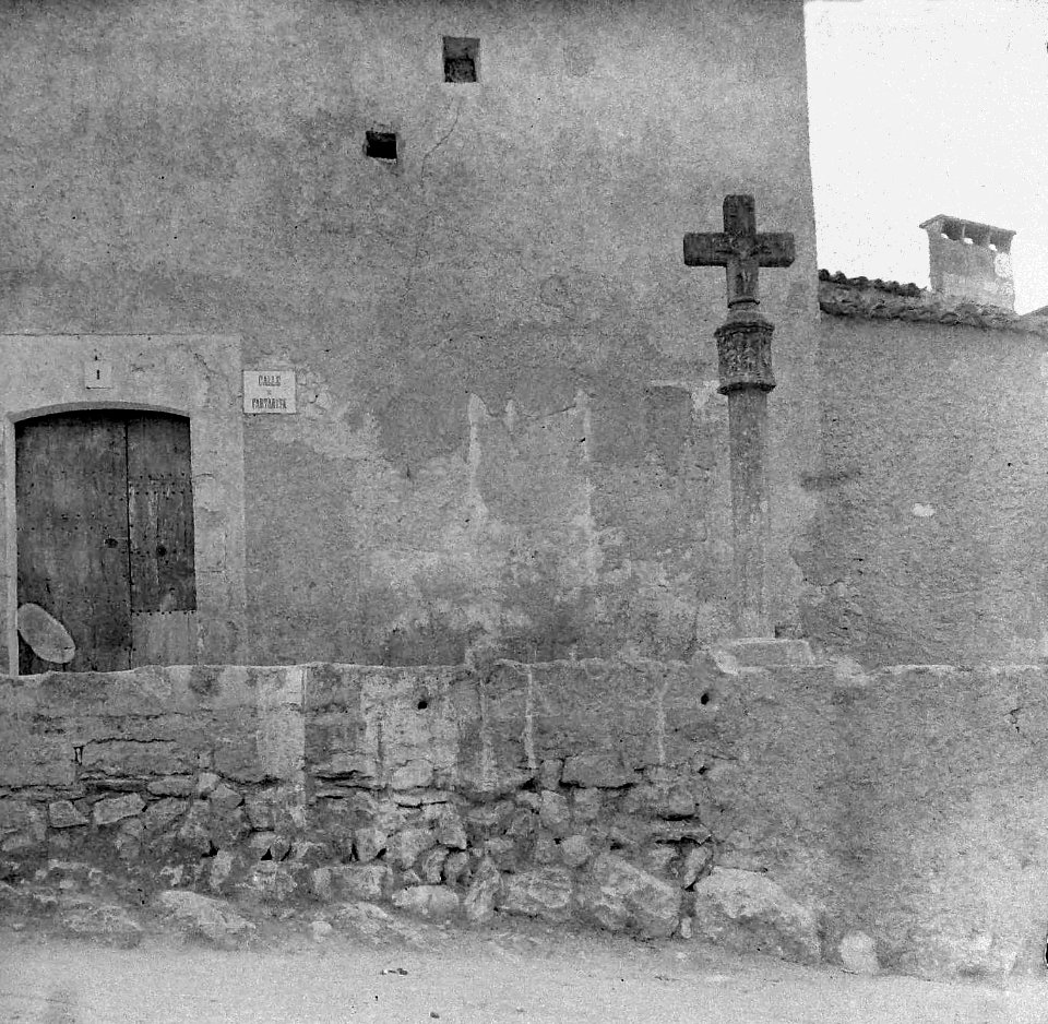 La Creu Nova a un carrer de Felanitx (cropped)