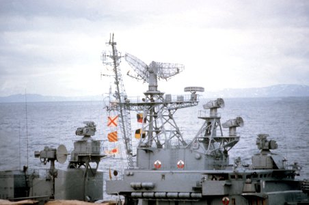 Krivak II class frigate, masts and antenna