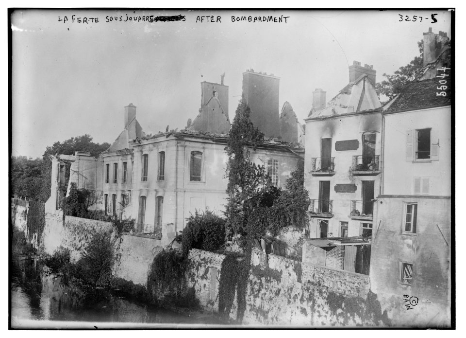 La Ferte Sous Jouarre after bombing LCCN2014697744
