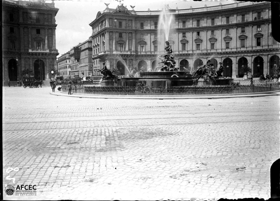 La font de les Nàiades a la piazza della República de Roma