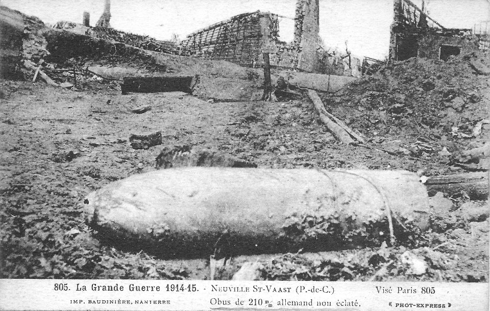 La grande guerre 1914-15-Neuville St-Vaast-Obus de 210 allemand non éclaté-805