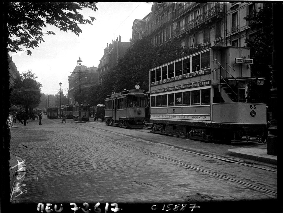 La grève du métro boulevard Voltaire, le tramway arrêté