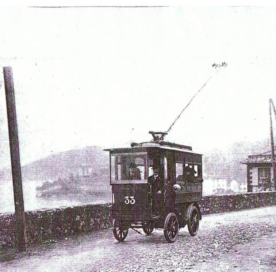 La linea filoviaria La Spezia - Porto Venere, inaugurata lo stesso anno 1906