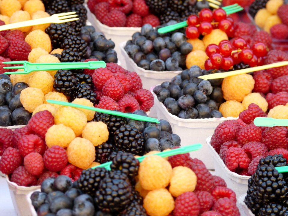 Market food raspberry