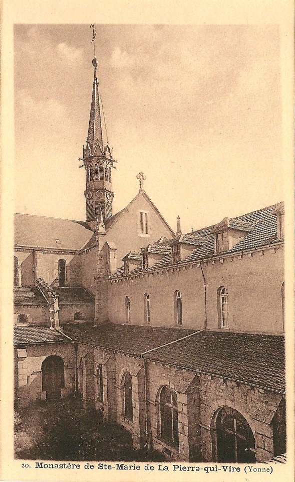 La Pierre-qui-Vire-FR-89-Le Monastère-04