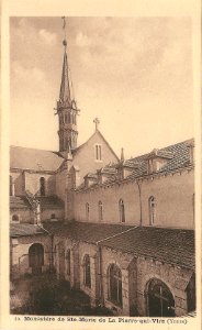 La Pierre-qui-Vire-FR-89-Le Monastère-04