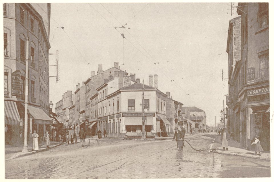 La Place de la Bascule à Villeurbanne
