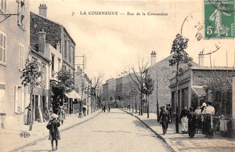 La Courneuve.Rue de la Convention au soleil