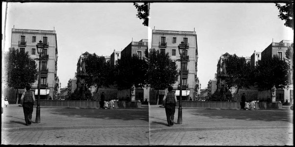 La plaça Blasco de Garay amb gent