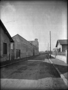 La Rue François Raspail à Villeurbanne, après les travaux de voirie et d'assainissement de 1933