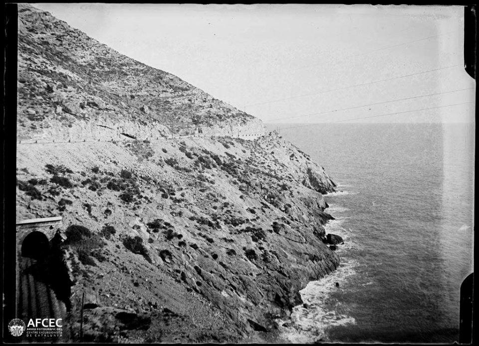 La carretera de les Costes de Garraf