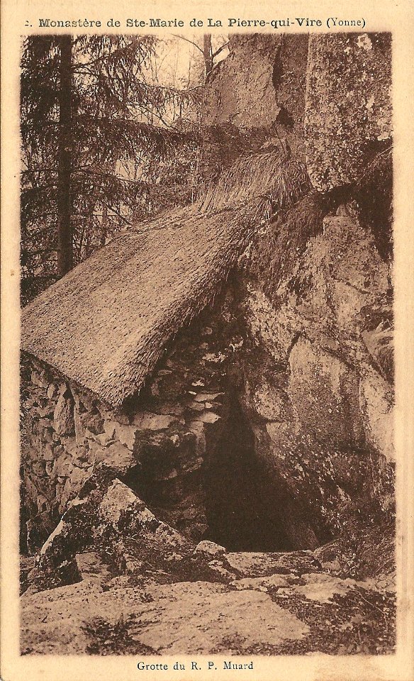 La Pierre-qui-Vire-FR-89-Le Monastère-11