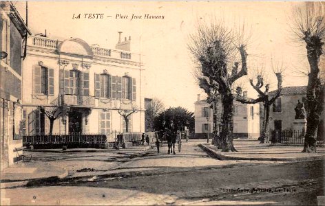 La Teste-de-Buch - place Jean Hameau