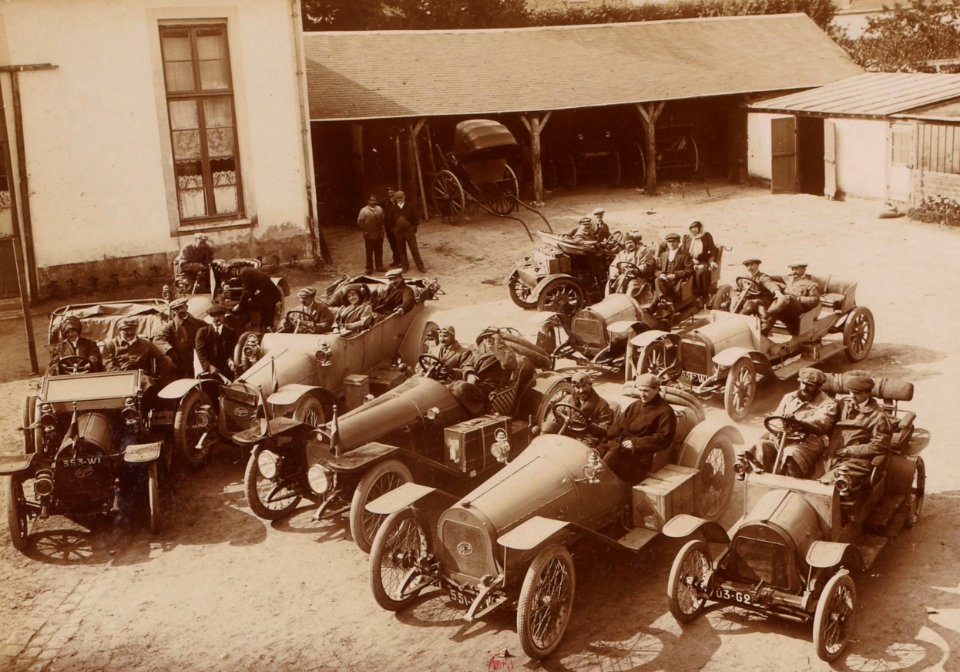 La fête Grégoire - une centaine de voitures les 13 et 14 juillet 1910 à l'étang du puits