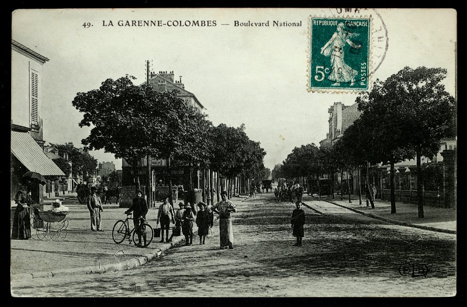 La Garenne-Colombes.Boulevard National.Badauds