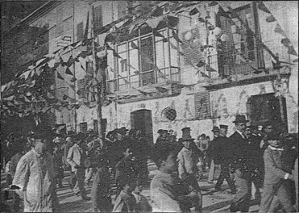 La Roqueta - Els xeremiers recorreguent el carrer de Sant Miquel