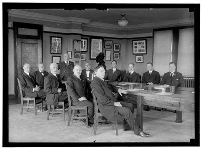 LABOR COMM. OF COUNCIL OF NAT. DEF. HEADS- JAMES O'CONNELL; W.B. WILSON; LEO K. FRANKEL; GOMPERS, CHAIRMAN; LEWIS B. SCHRAM; FRANK MORRISON; H.E. WILLIS; EDWARD EVERETT MACY; E. PARKER LCCN2016867143