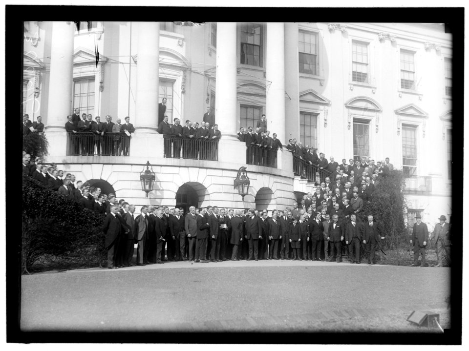 LABOR. LABOR REPS. AT WHITE HOUSE. SEATED- PRESIDENT WILSON; SEC. WILSON; SEC. HOUSTON; SEC. REDFIELD. ROGER BABSON IS STANDING 4TH LEFT OF WILSON; FRANK MORRISON IS EXTREME RIGHT IN 30047, LCCN2016869747
