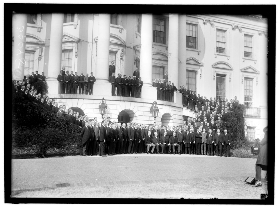 LABOR. LABOR REPS. AT WHITE HOUSE. SEATED- PRESIDENT WILSON; SEC. WILSON; SEC. HOUSTON; SEC. REDFIELD. ROGER BABSON IS STANDING 4TH LEFT OF WILSON; FRANK MORRISON IS EXTREME RIGHT IN 30047, LCCN2016869749