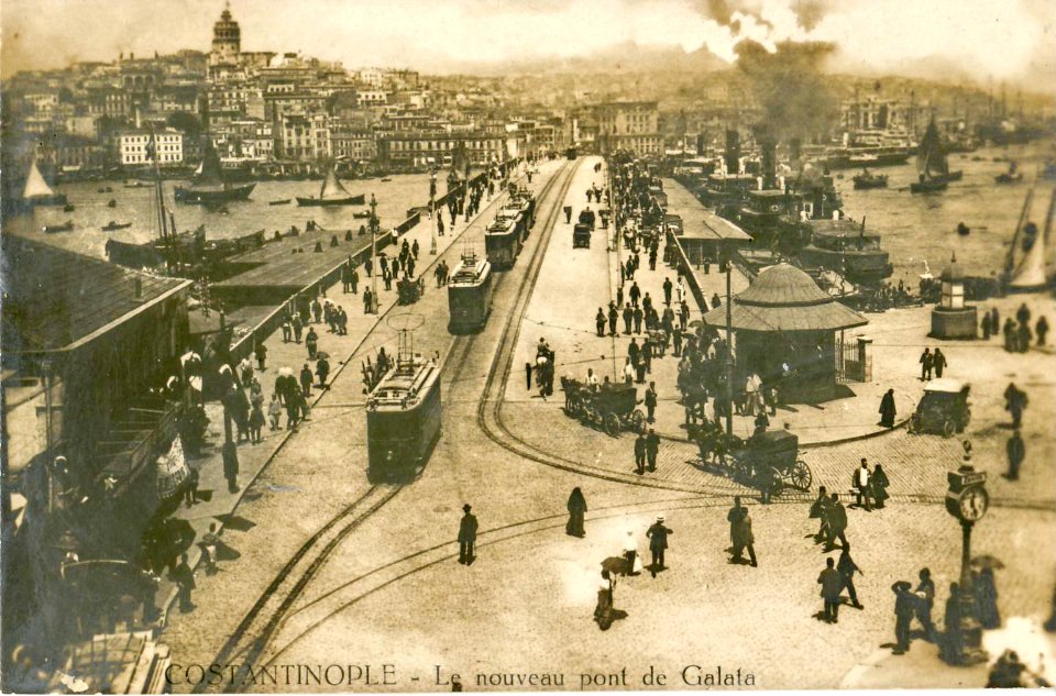 La Photographie - CONSTANTINOPLE - Le nouveau pont de Galata