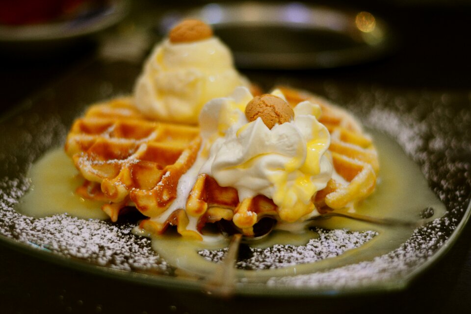 Cream advocaat cafe