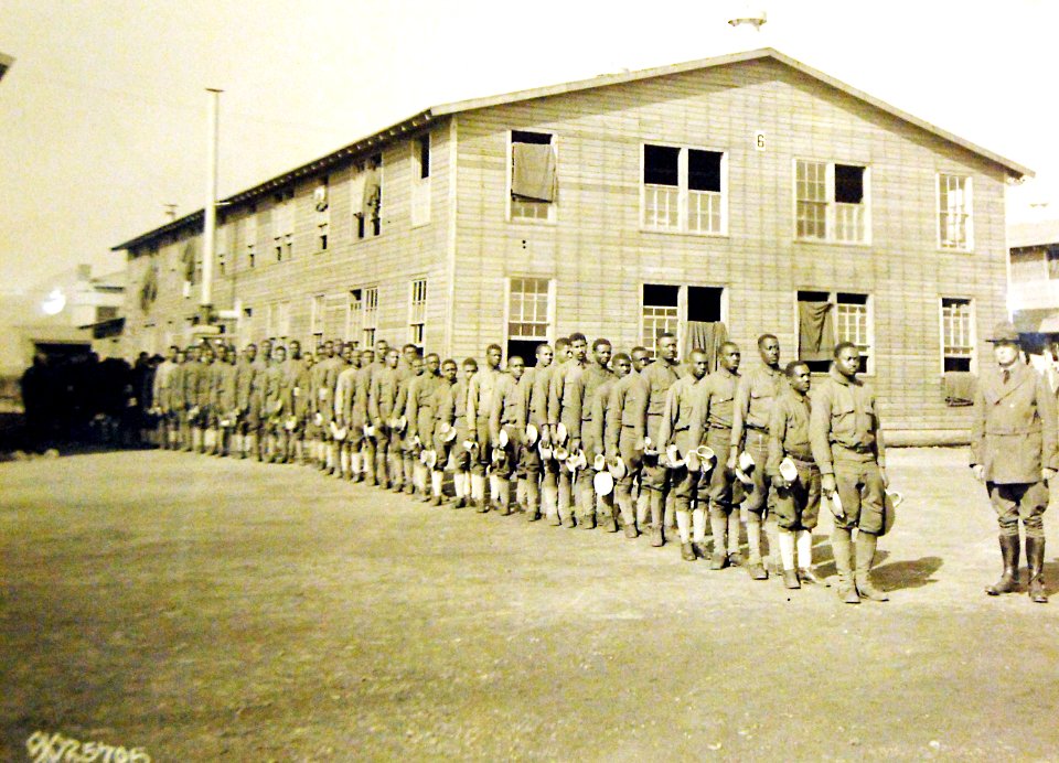 Labor Battalion lined up for mess, Fort Jay, Governor's Island New York, WWI (33094591805)