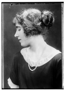 Lady Eliz. Bowes-Lyon LCCN2014715655