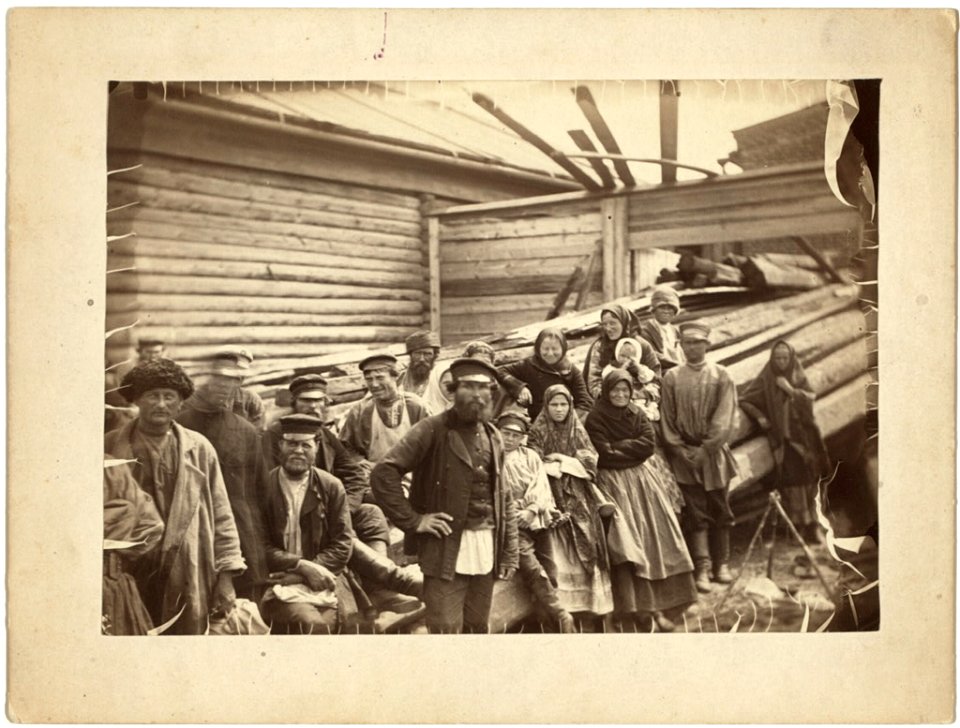 Laborers awaiting work at the Hill of Idleness. Types of Russian working people at Tumen (i.e., T i umen)̦ LCCN99615465