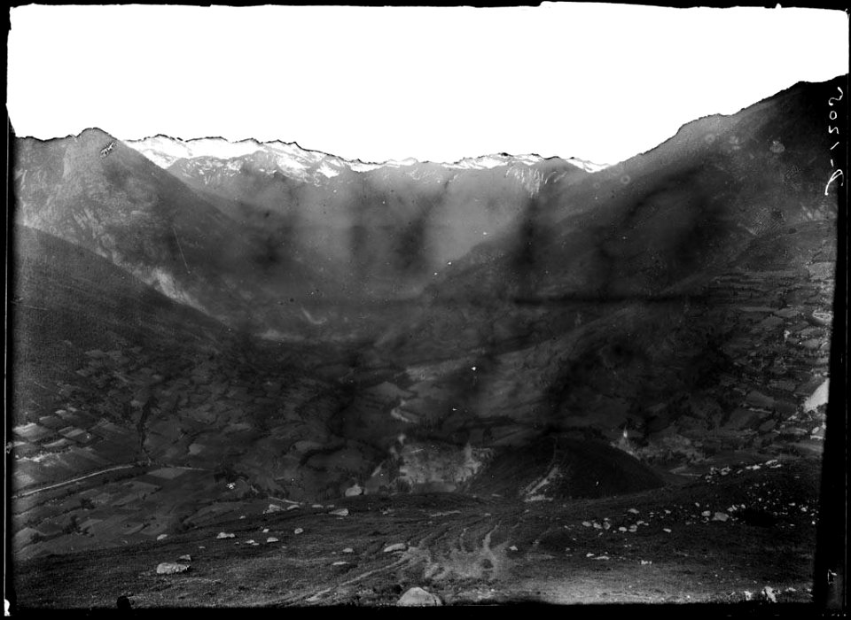 La Vall d'Aran des del poble de Salardú