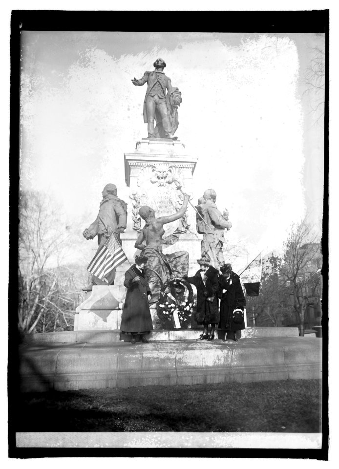 Lafayette Statue, (1-7-22) LCCN2016845926