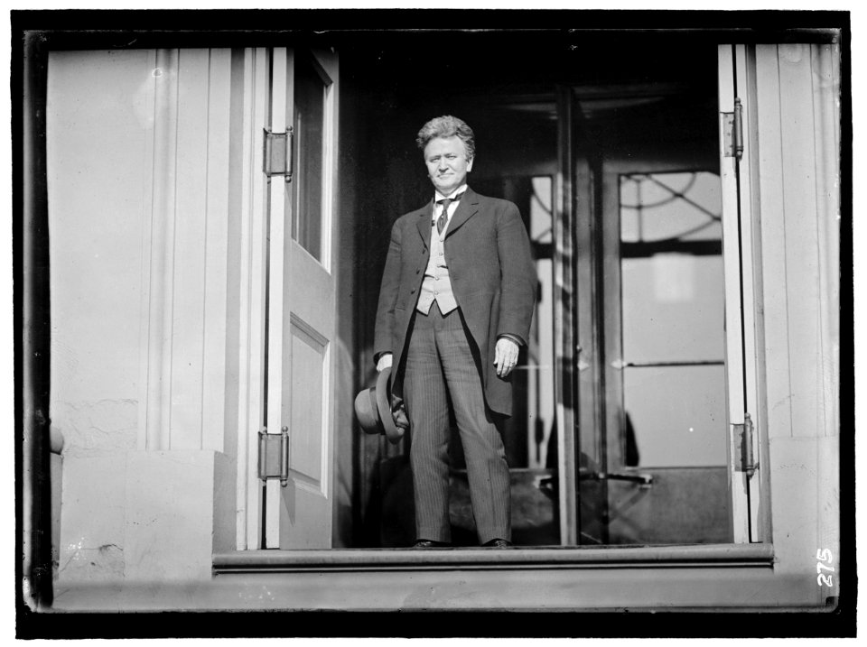 LAFOLLETTE, ROBERT M. REP. FROM WISCONSIN 1885-1891; GOVERNOR, 1901-1906; SENATOR, 1906-1925 LCCN2016863283