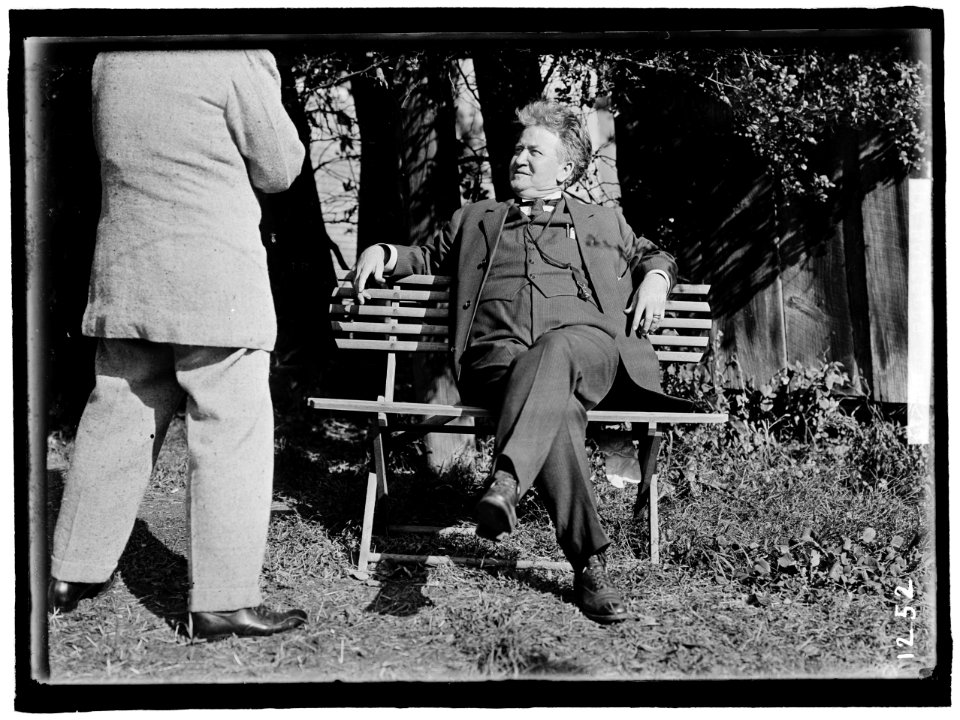 LAFOLLETTE, ROBERT M. REP. FROM WISCONSIN 1885-1891; GOVERNOR, 1901-1906; SENATOR, 1906-1925 LCCN2016863761