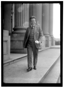 LAFOLLETTE, ROBERT M., REP. FROM WISCONSIN 1885-1891; GOVERNOR, 1901-1906; SENATOR, 1906-1925 LCCN2016867362
