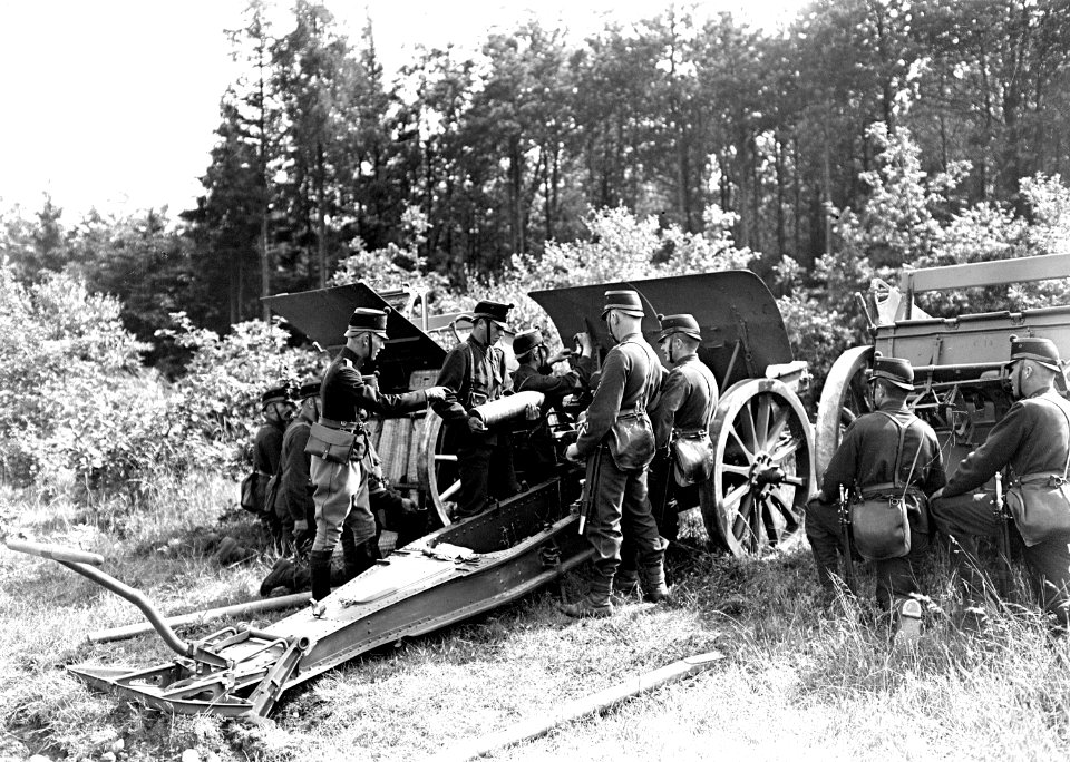 Laden der 15cm Haubitze - CH-BAR - 3239649