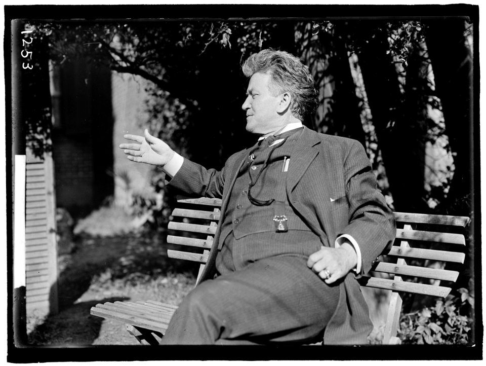 LAFOLLETTE, ROBERT M. REP. FROM WISCONSIN 1885-1891; GOVERNOR, 1901-1906; SENATOR, 1906-1925 LCCN2016863762