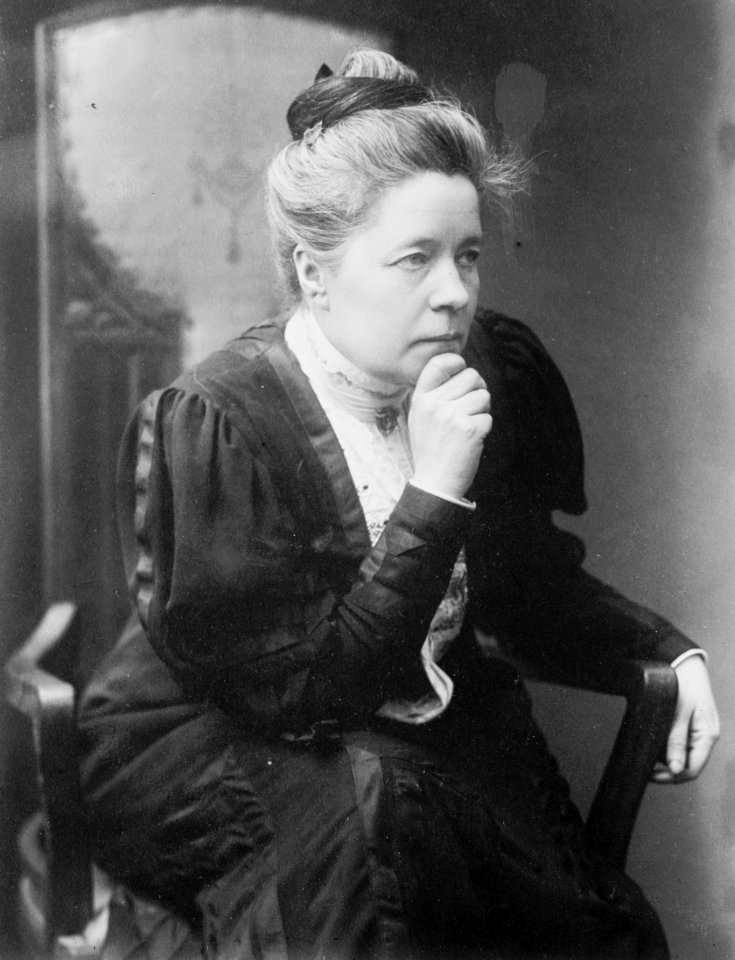Selma Lagerlöf seated