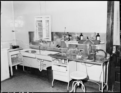 Laboratory of company owned hospital. U.S. Coal & Coke Company, U.S. ^30 & 31 Mines, Lynch, Harlan County, Kentucky. - NARA - 541409 photo