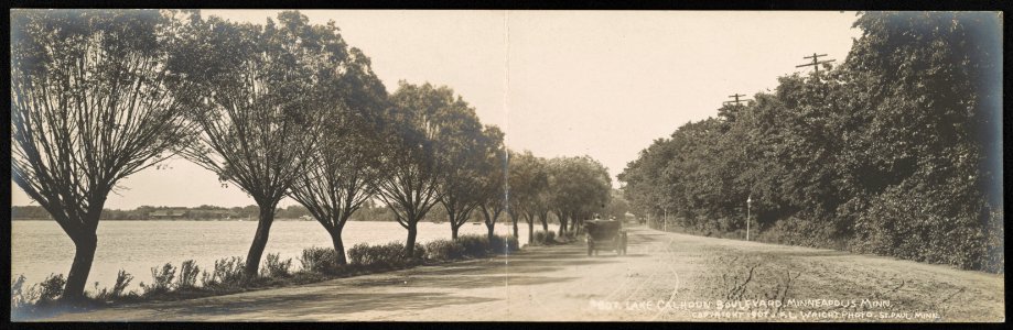 Lake Calhoun Boulevard, Minneapolis, Minn. LCCN2013647198