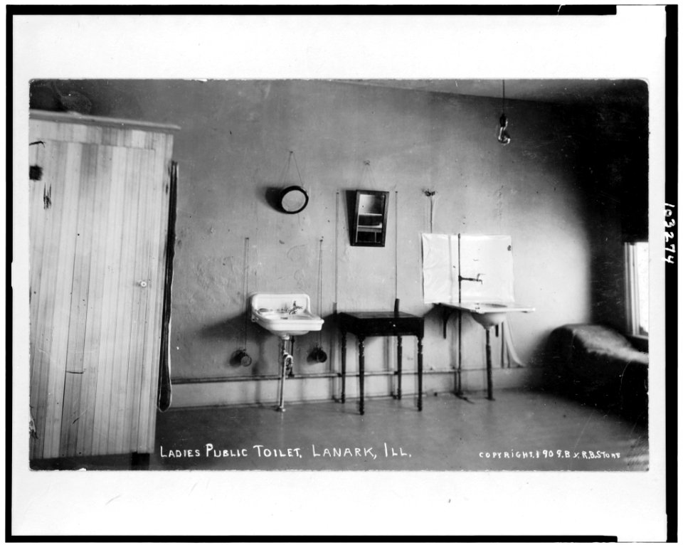 Ladies' public toilet, Lanark, Ill. LCCN91730205