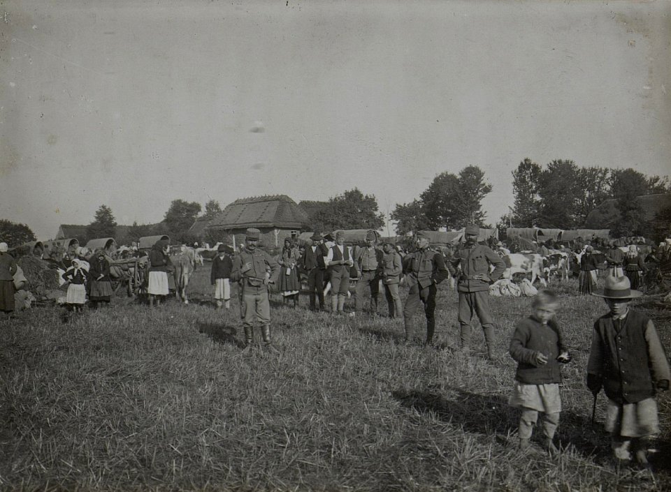 Lager der Evakuierten in PANOWICE am 13.VIII.1916. (BildID 15451067)